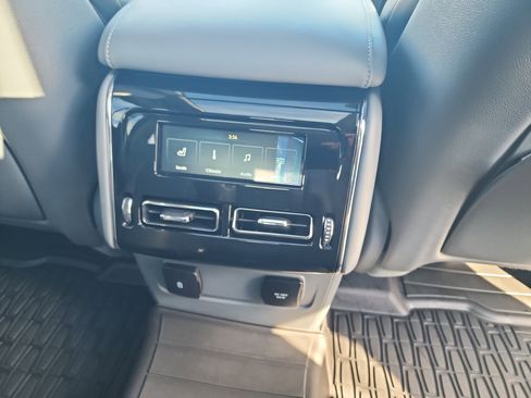 Used 2020 Lincoln Aviator Reserve w/ Equipment Group 202A image 24