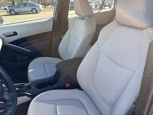 Used 2025 Toyota Corolla Cross L image 15