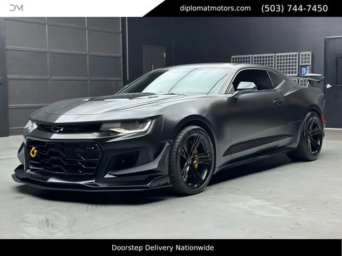 Used 2019 Chevrolet Camaro ZL1 image 1