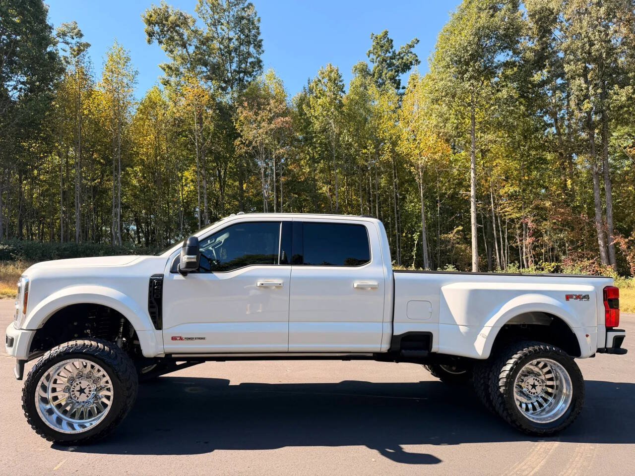 Used 2026 Ford F450 Platinum w/ FX4 Off-Road Package AWD/4WD image 4
