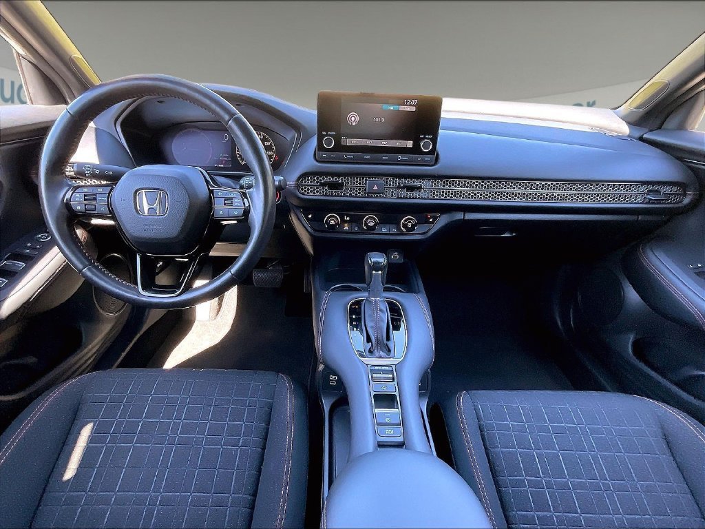 Used 2025 Honda HR-V Sport image 21