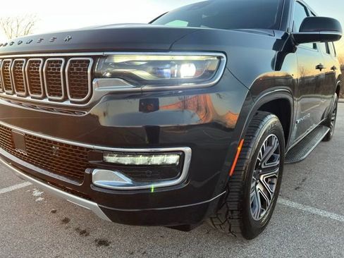 Used 2024 Jeep Wagoneer L Series II w/ Flexible Seating Group image 4
