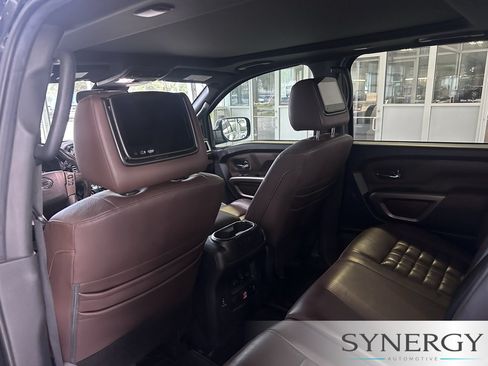 Used 2020 Nissan Titan Platinum Reserve w/ Moonroof Package AWD/4WD image 24