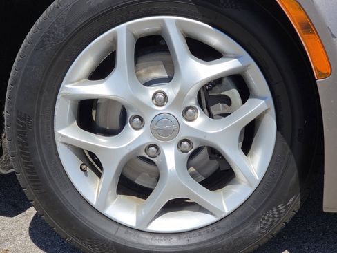 Used 2017 Chrysler Pacifica Touring-L Plus w/ Tire & Wheel Group FWD image 10