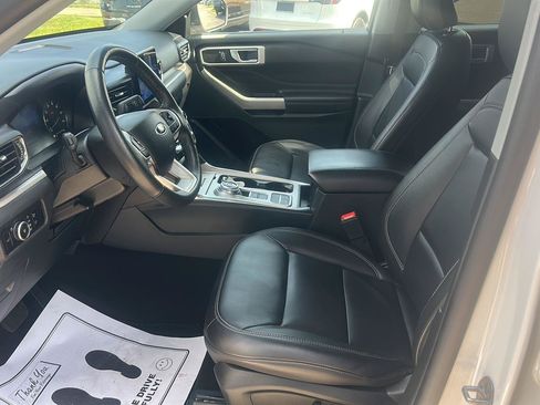 Used 2023 Ford Explorer XLT w/ Equipment Group 202A RWD image 20
