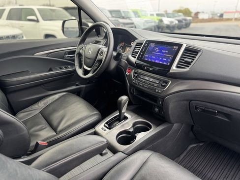 Used 2017 Honda Ridgeline RTL-T image 24
