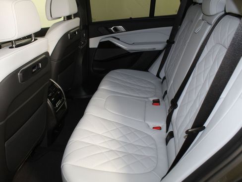 New 2026 BMW X5 xDrive40i w/ Climate Comfort Package image 12