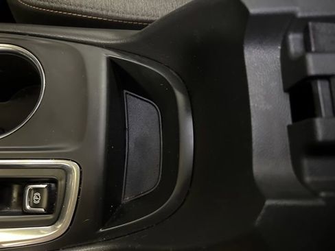 Used 2023 Chevrolet Equinox LT image 24