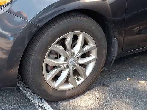 Used 2019 Kia Sedona EX FWD image 4