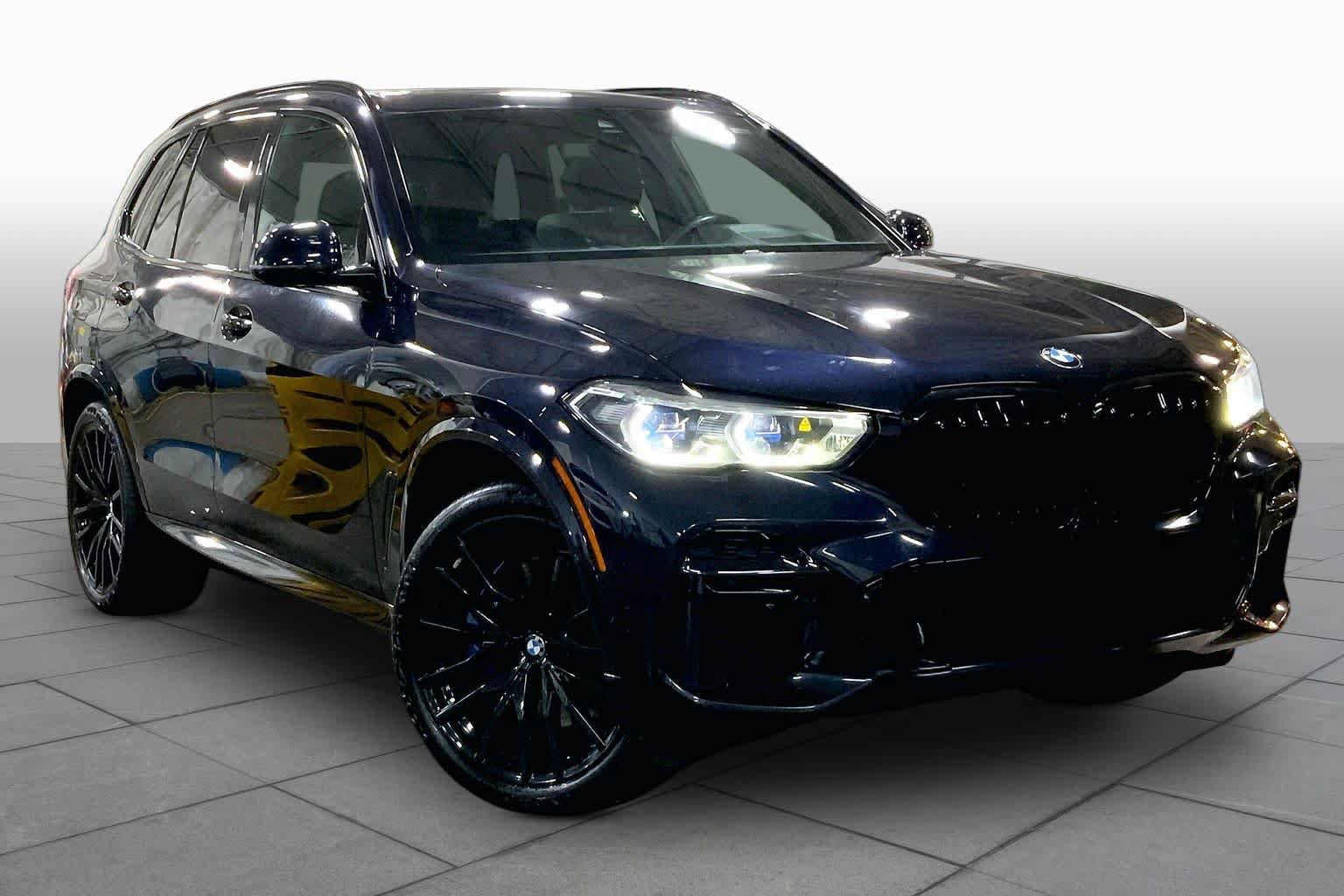 Used 2022 BMW X5 M50i w/ Executive Package AWD/4WD image 3