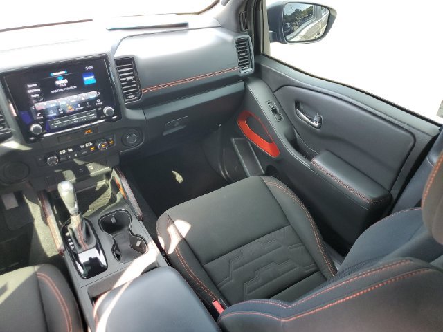 Used 2023 Nissan Frontier Pro-X RWD image 9