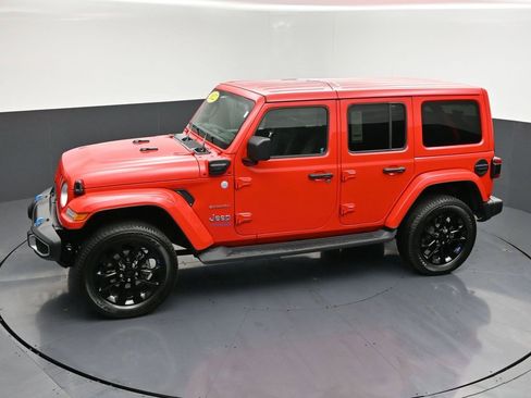Used 2022 Jeep Wrangler Unlimited Sahara w/ Cold Weather Group image 26