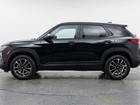 Used 2025 Chevrolet TrailBlazer LT FWD image 5