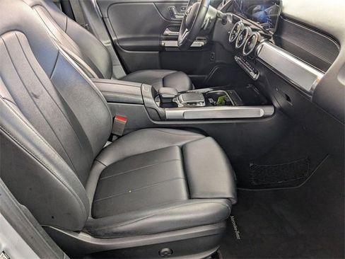 Used 2020 Mercedes-Benz GLB 250 GLB 250 image 33