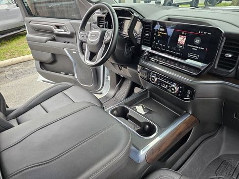 Used 2024 GMC Sierra 2500 SLT w/ SLT Premium Package image 26