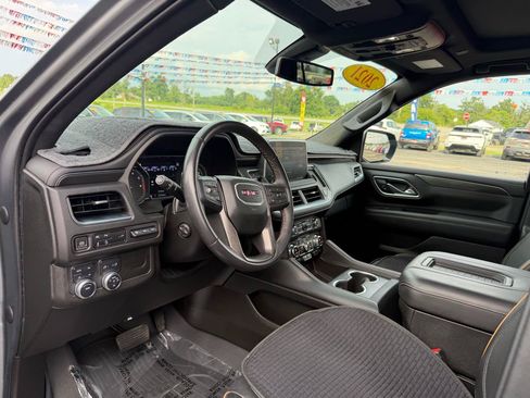 Used 2021 GMC Yukon AT4 w/ AT4 Premium Package AWD/4WD image 13
