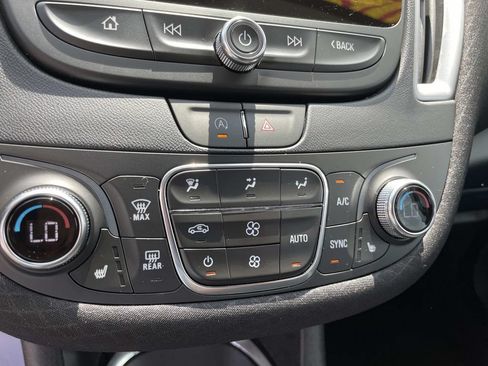 Used 2025 Chevrolet Malibu LT FWD image 23