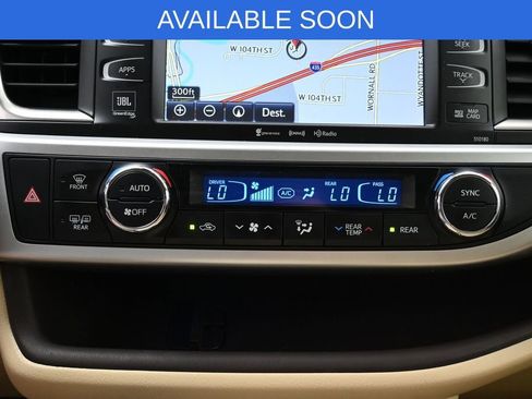 Used 2017 Toyota Highlander Limited Platinum AWD/4WD image 24