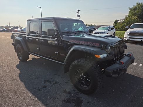 Used 2023 Jeep Gladiator Mojave w/ LED Lighting Group AWD/4WD image 17