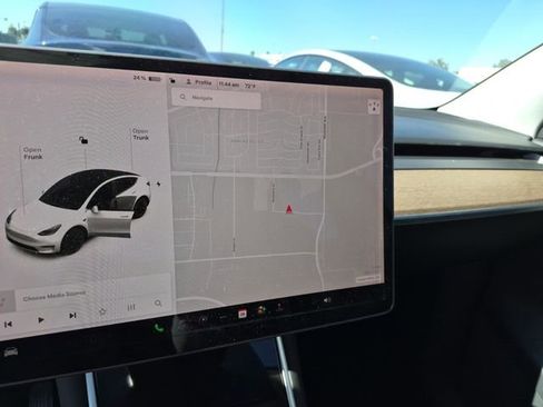 Used 2020 Tesla Model Y Long Range image 7