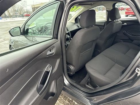 Used 2016 Ford Focus SE w/ SE Sport Package image 14