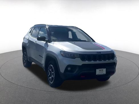 Used 2025 Jeep Compass Trailhawk w/ Trailer Tow Group image 3