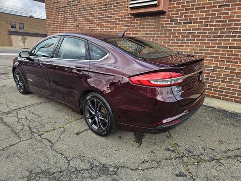 Used 2018 Ford Fusion SE w/ Equipment Group 601A FWD image 5