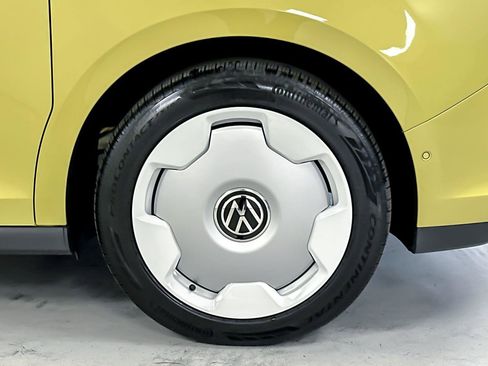 New 2025 Volkswagen ID. Buzz 1st Edition image 23