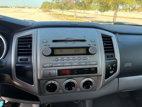 Used 2005 Toyota Tacoma PreRunner RWD image 42