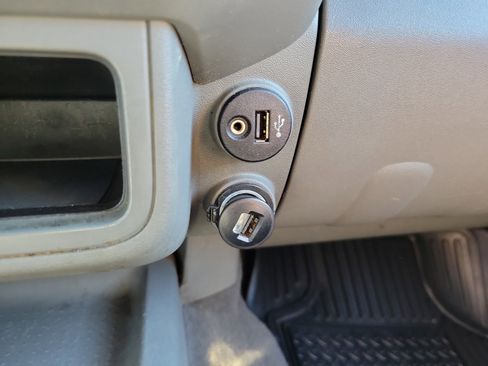 Used 2019 Nissan Frontier SV image 24