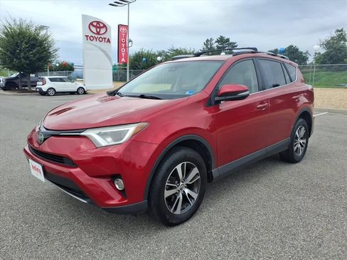 Used 2017 Toyota RAV4 XLE AWD/4WD image 9