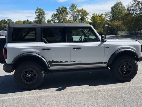 Used 2024 Ford Bronco Wildtrak image 9