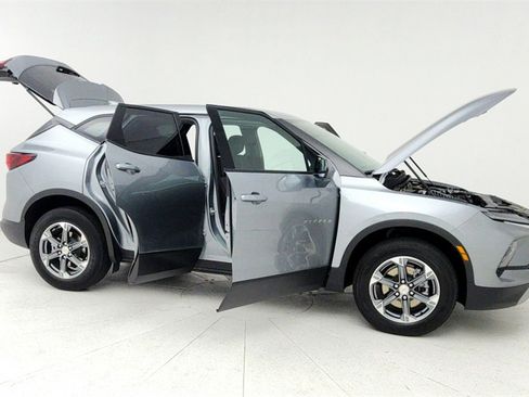 Used 2025 Chevrolet Blazer LT image 13