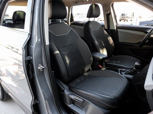 Used 2023 Volkswagen Taos SE image 45