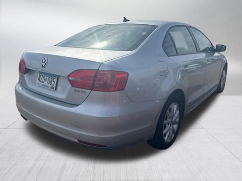 Used 2011 Volkswagen Jetta SE image 6