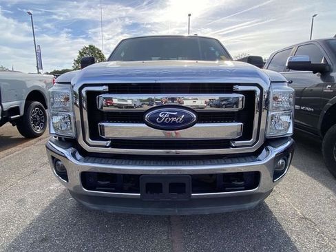 Used 2011 Ford F250 Lariat w/ Lariat Interior Pkg image 2