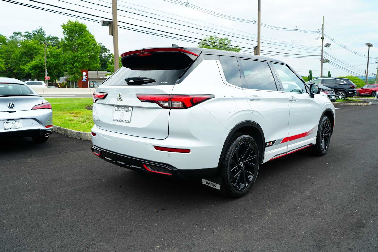 Used 2023 Mitsubishi Outlander Ralliart AWD/4WD image 7