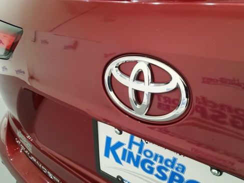 Used 2023 Toyota Highlander XLE FWD image 33