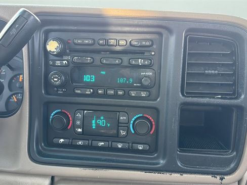 Used 2004 GMC Yukon XL SLT w/ Preferred Equipment Group image 16