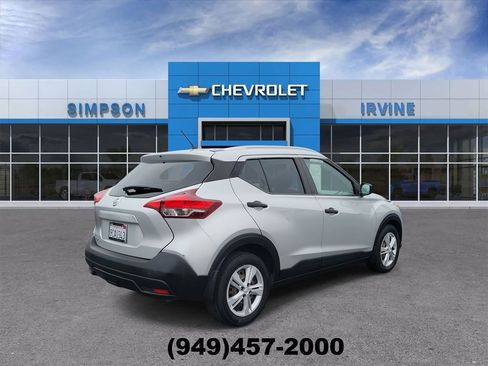 Used 2019 Nissan Kicks S FWD image 8