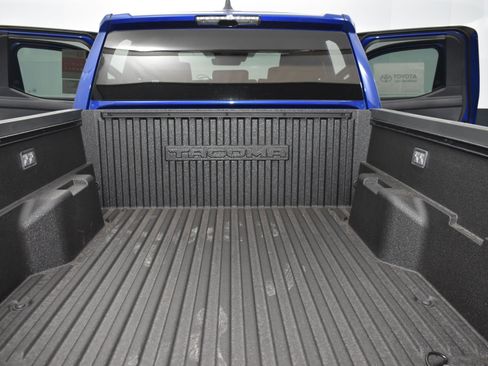Used 2025 Toyota Tacoma TRD Off-Road image 14