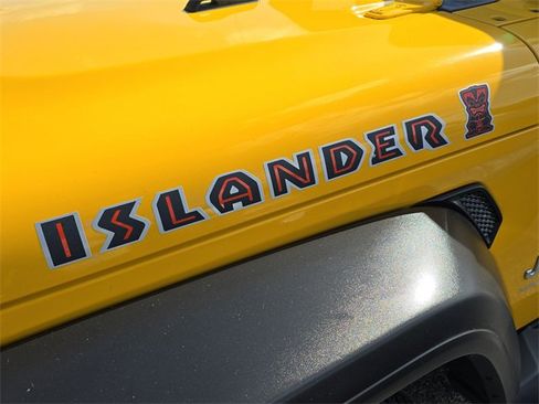 Used 2021 Jeep Wrangler Unlimited Islander image 7