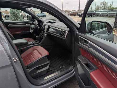 Used 2023 Volkswagen Atlas Cross Sport SEL Premium R-Line image 12