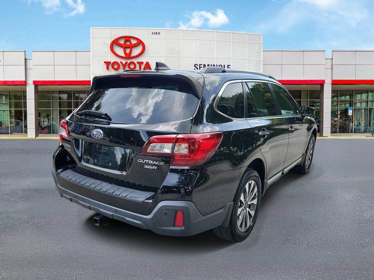 Used 2019 Subaru Outback 3.6R Touring AWD/4WD image 3