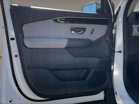 Used 2025 Honda Pilot Touring image 20