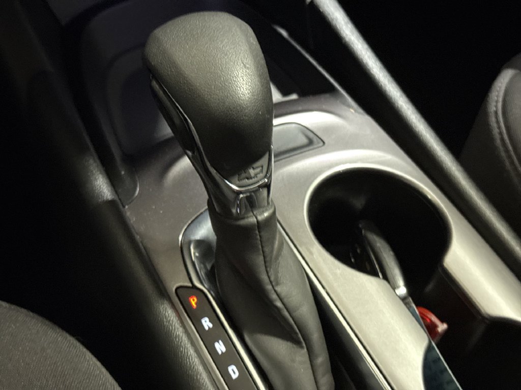 Used 2022 Chevrolet Malibu LS FWD image 17