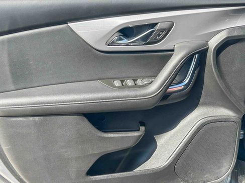 Used 2025 Chevrolet Blazer LT FWD image 25