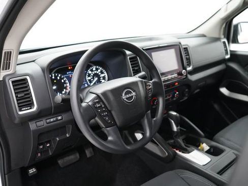 Used 2024 Nissan Frontier SV AWD/4WD image 14