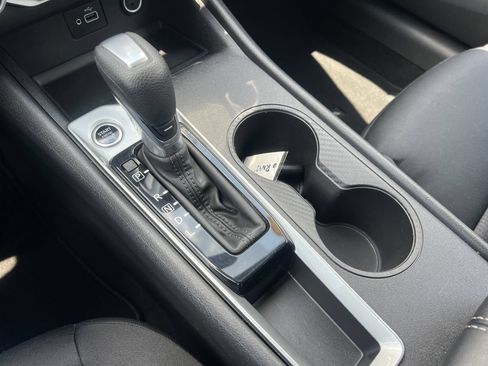 Certified 2024 Nissan Altima 2.5 S FWD image 9