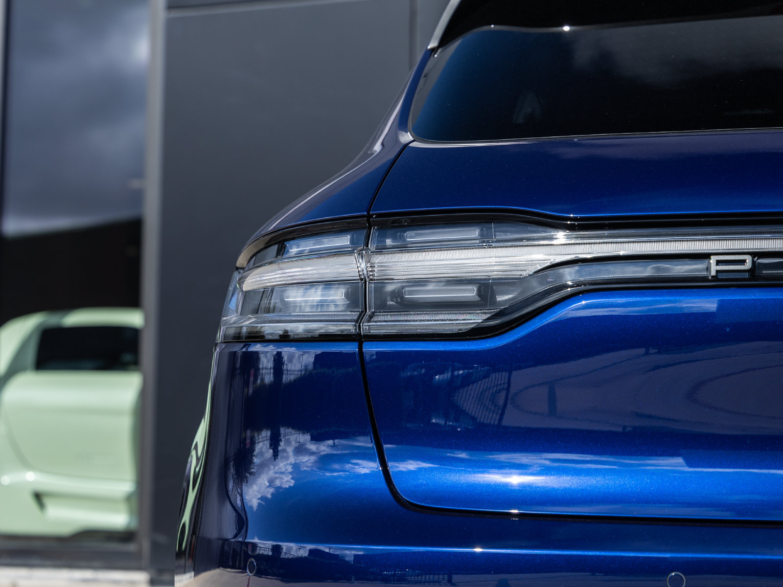 Certified 2026 Porsche Macan Turbo AWD/4WD image 14